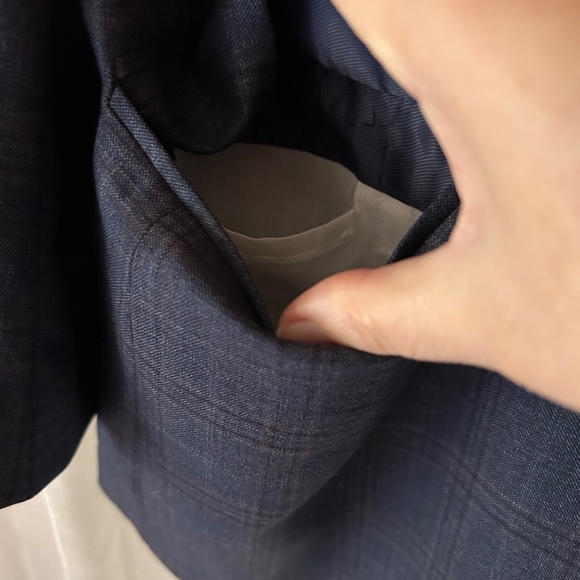 Pronto Uomu Platinum Blue Plaid 2 Button Sport Blazer, Size 44R - Picture 7 of 12